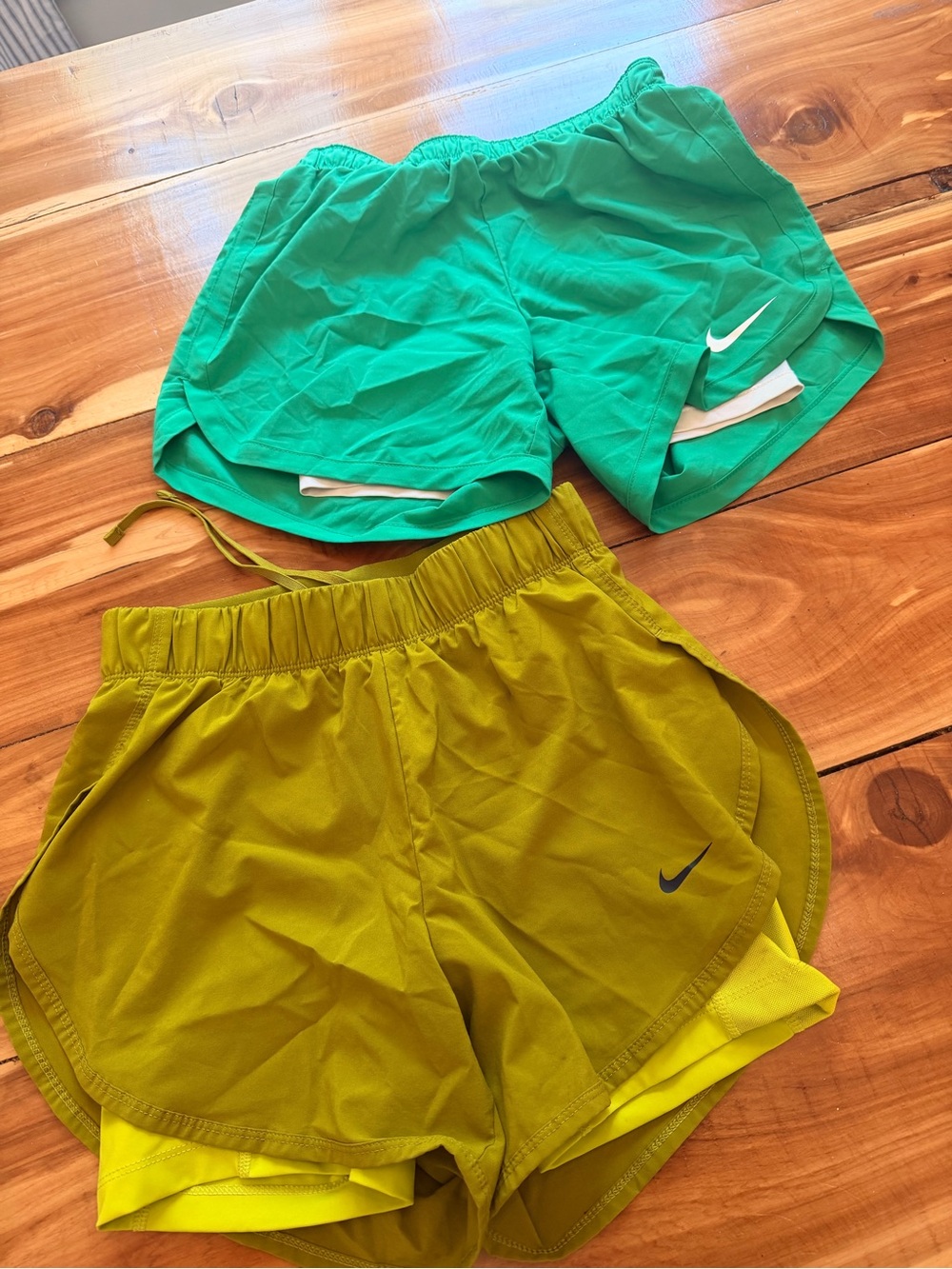 Nike Women's Running Short Set, Size XS, Good Condition 💚💚💚